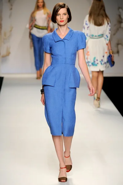 Look 30